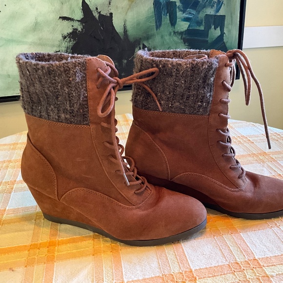 Light Brown Madden Girl Size 10 Wedge Ankle Boots - Picture 2 of 6
